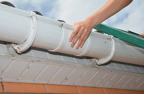 Gutter Reattachment in Ellijay