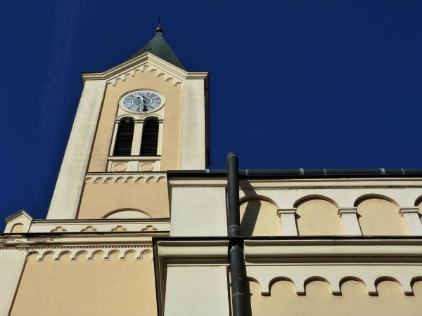 Cost of Church Gutter Installation in Ellijay